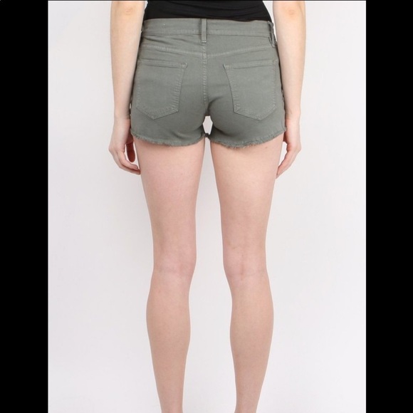 FRAME Denim Le Cutoff Raw Hem Platoon Shorts - Picture 2 of 11